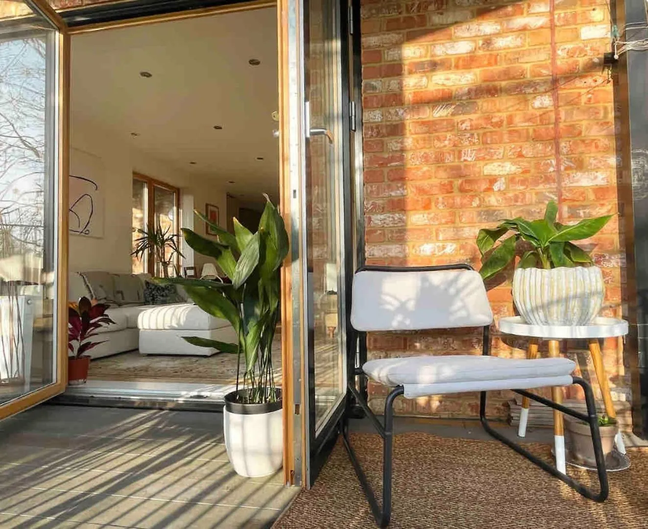 Holiday home Beautiful Bright 3-Bed Home Next To Station London