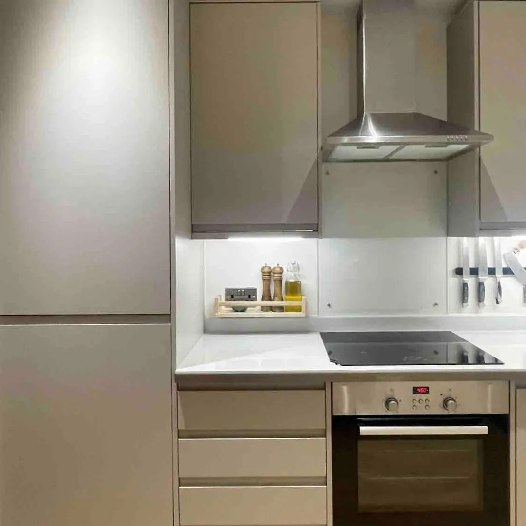 Holiday home Beautiful Bright 3-Bed Home Next To Station London